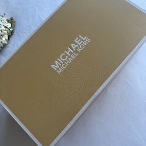 Michael Kors Glitter Kitten Pump